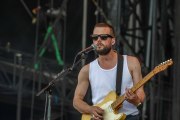 Pinkpop-White-Lies-16