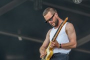 Pinkpop-White-Lies-4